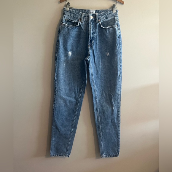 BDG Denim - BDG high waist straight leg mom jeans size 25
